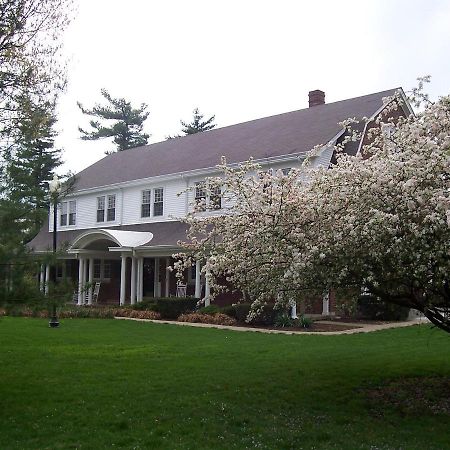 The Woodford Inn Versailles Exterior photo